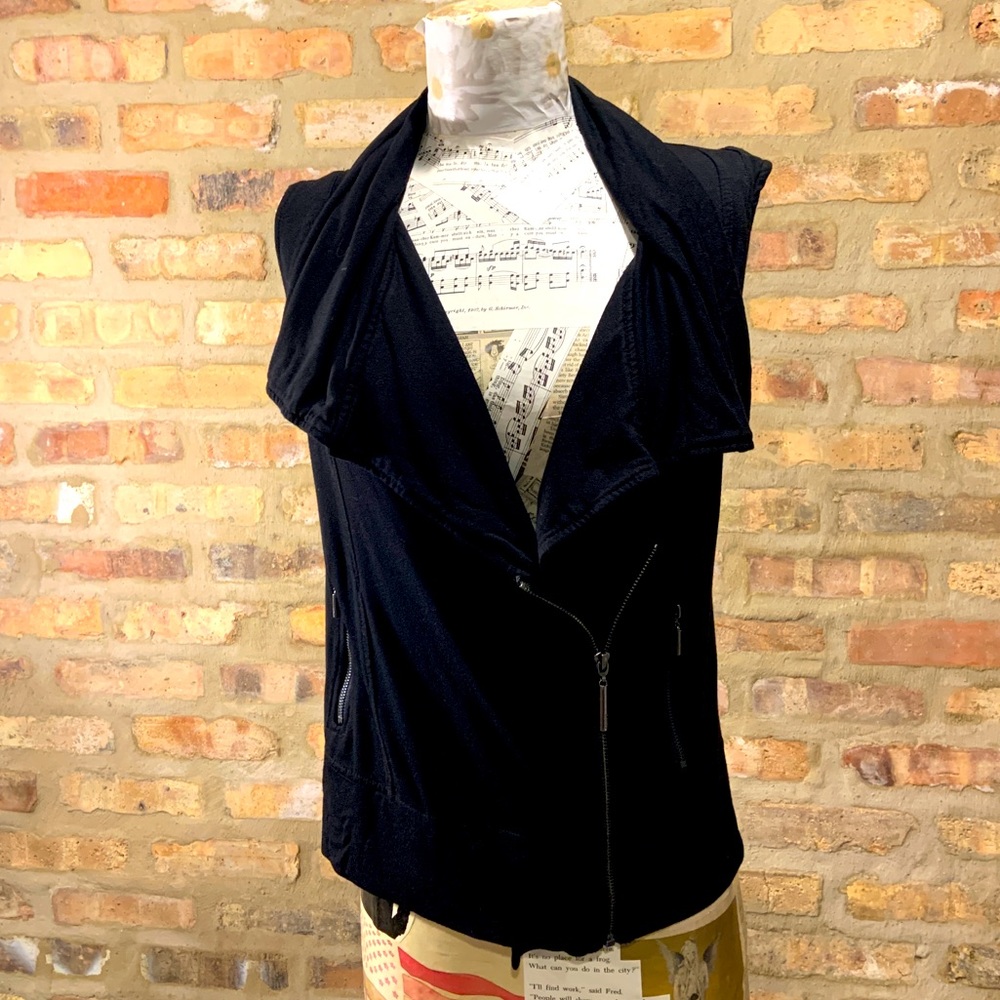 Kensie black zipper top- size small